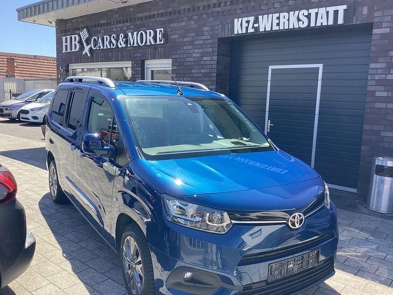 Blau Gebraucht 2020 Toyota Proace Verso City Kombi | 22.990 € (Fairer Preis) - Bild 1/4