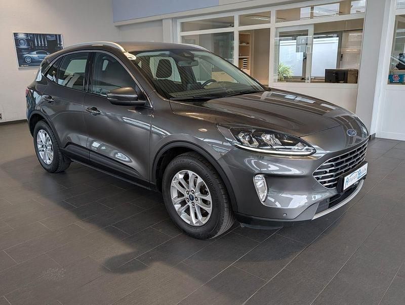 Gebraucht Ford Kuga Titanium 120 PS (88 kW) 2021 Grau SUV