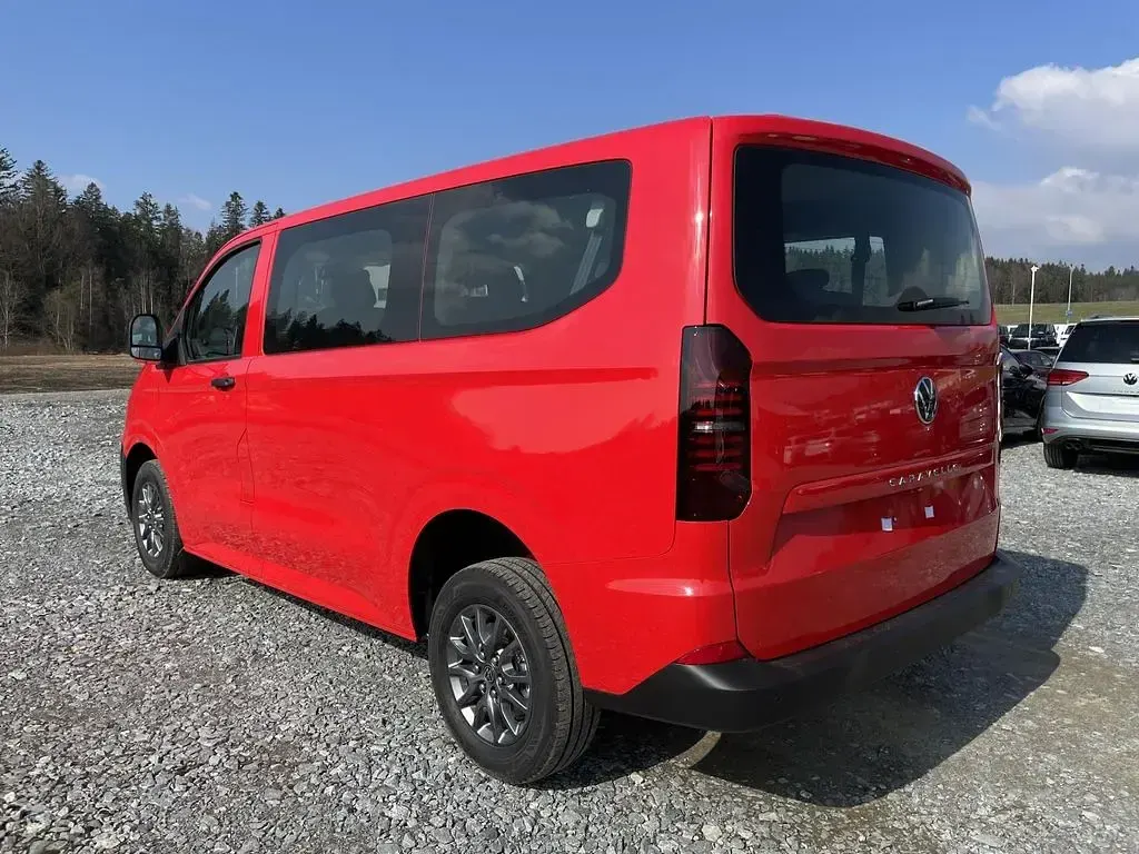 Nowe VW Caravelle 150 KM (110 kW) 2026 Czerwony Van