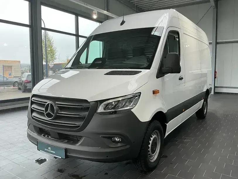 Używany Mercedes Sprinter 170 KM (125 kW) 2024 Biały Van
