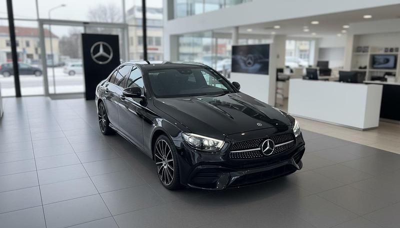 Schwarz Gebraucht 2018 Mercedes E350 Limousine | 28.000 € - Bild 1/4