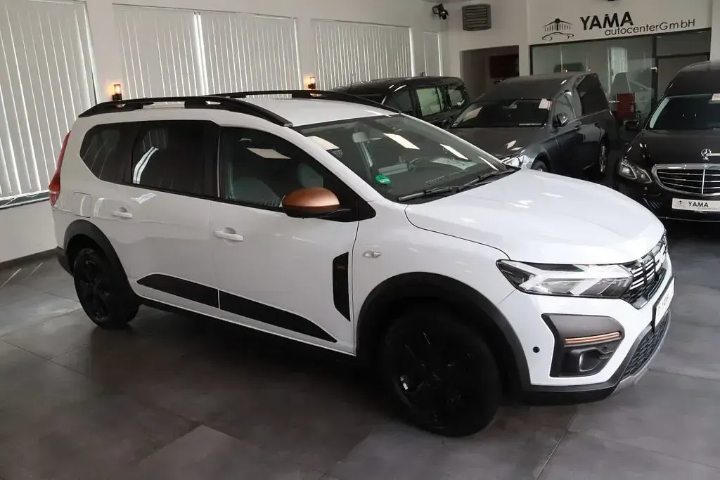 Gebraucht Dacia Jogger 91 PS (66 kW) 2024 Weiß Van / Kleinbus