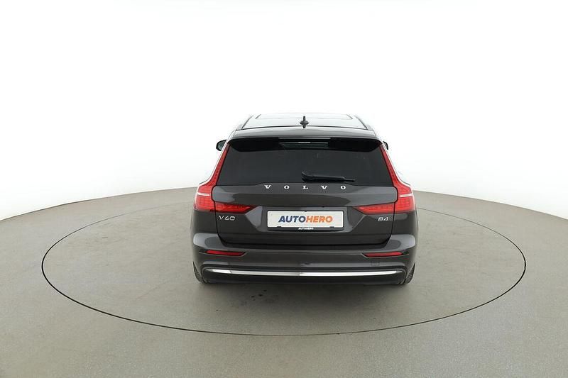 Gebraucht Volvo V60 Plus 197 PS (144 kW) 2022 Grau Kombi