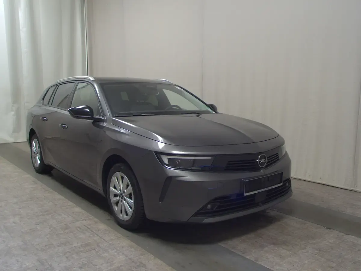 Usado Opel Astra Elegance 131 HP (96 kW) 2023 Cinzento Carrinha
