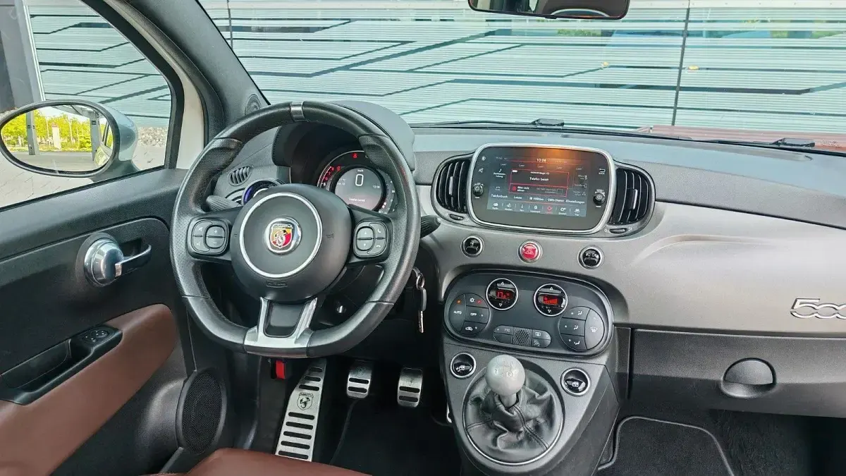Gebraucht Abarth 595 Turismo 165 PS (121 kW) 2021 Weiß Kleinwagen