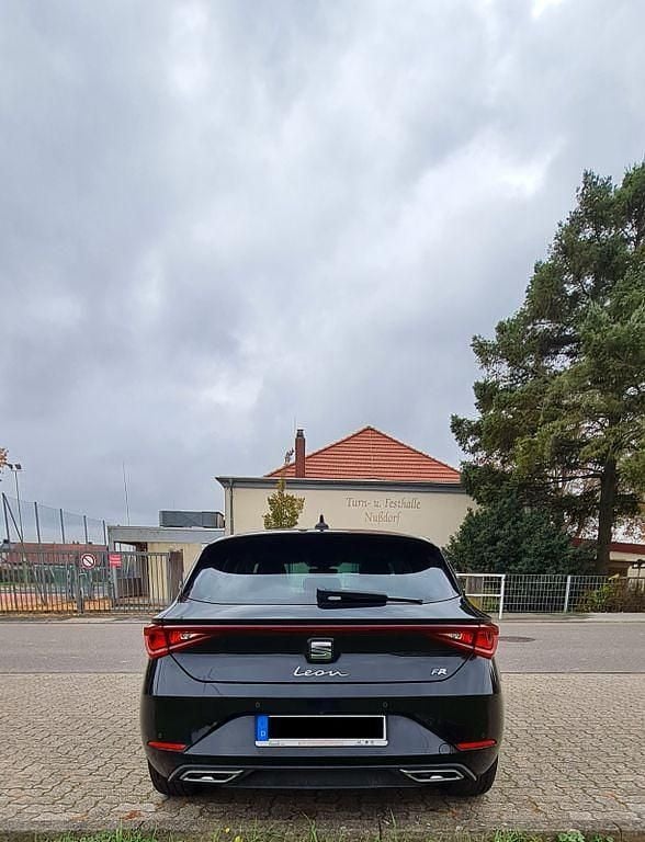 Gebraucht Seat Leon FR 150 PS (110 kW) 2022 Schwarz Limousine