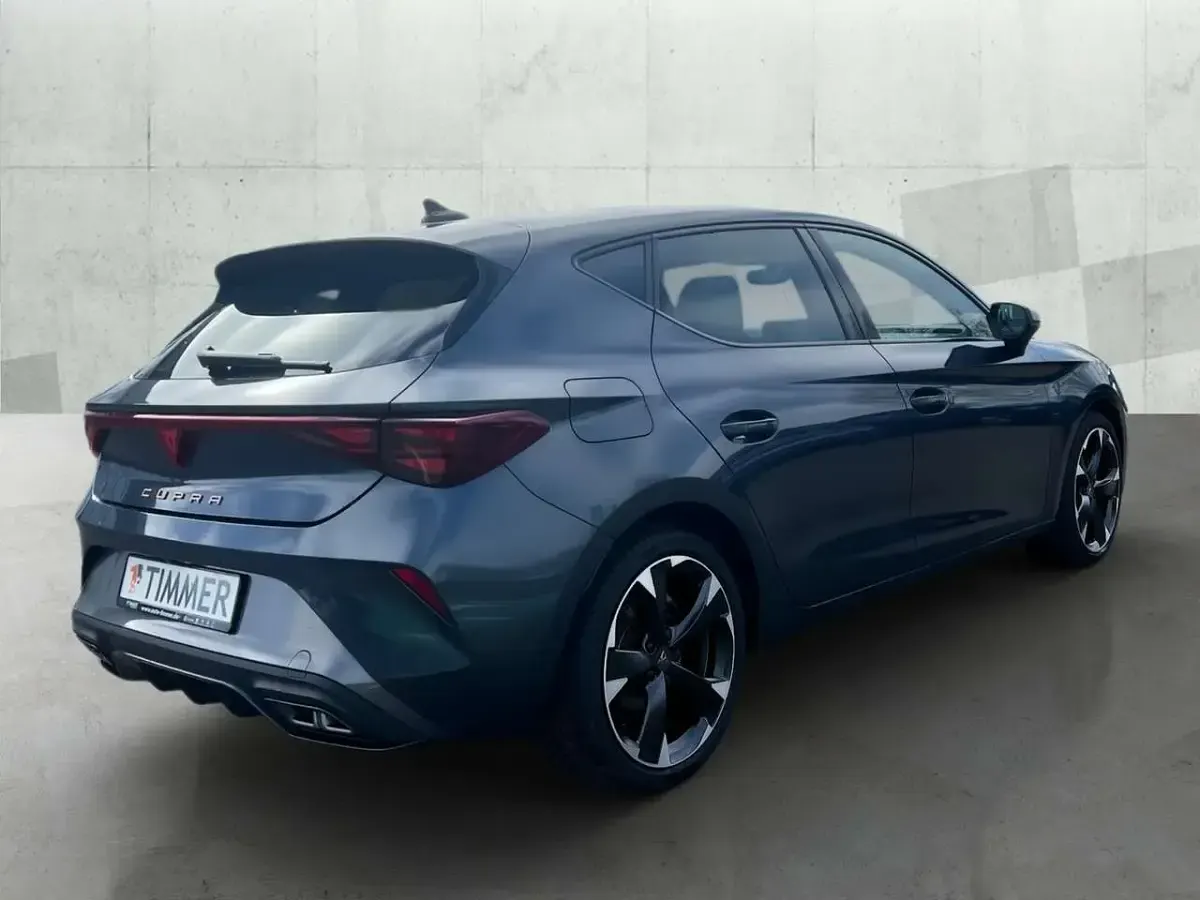 Second-hand Cupra Leon 150 CP (110 kW) 2025 Gri Berlinǎ