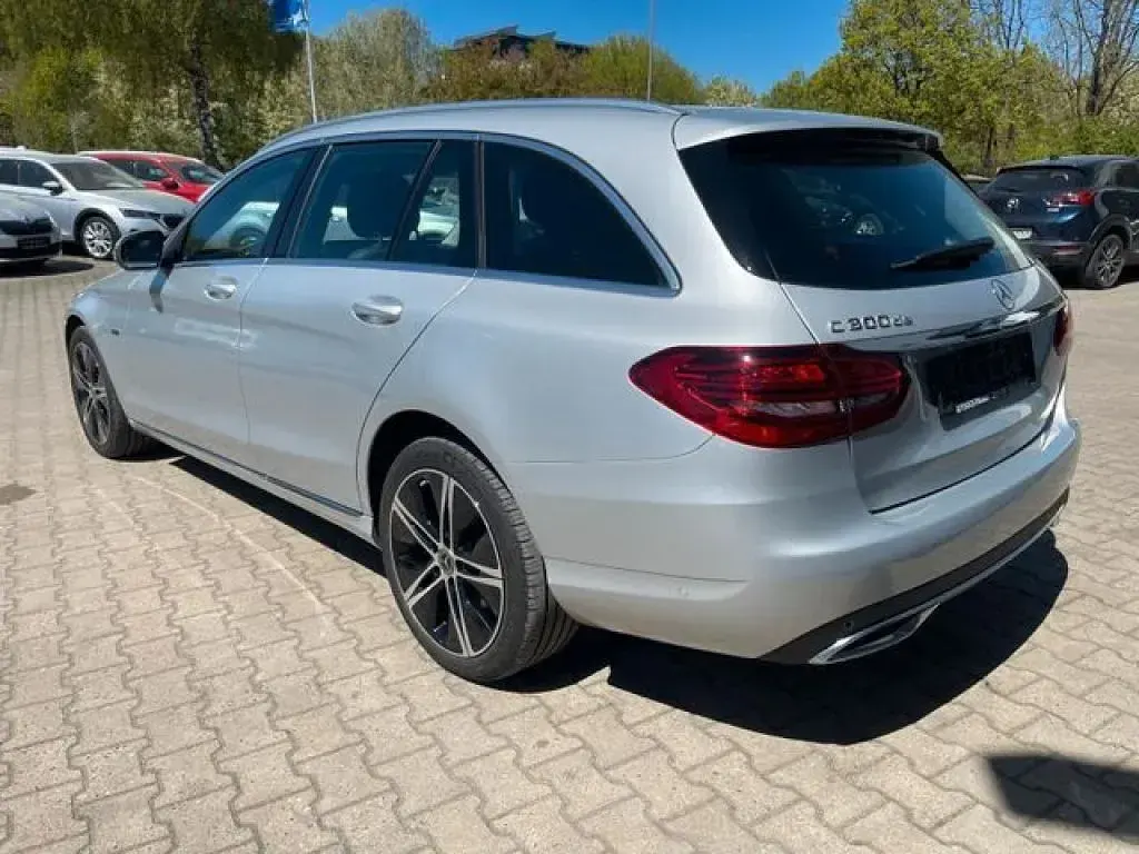 Gebraucht Mercedes 300 194 PS (142 kW) 2020 Iridiumsilber  metalliclack (metallic) Kombi