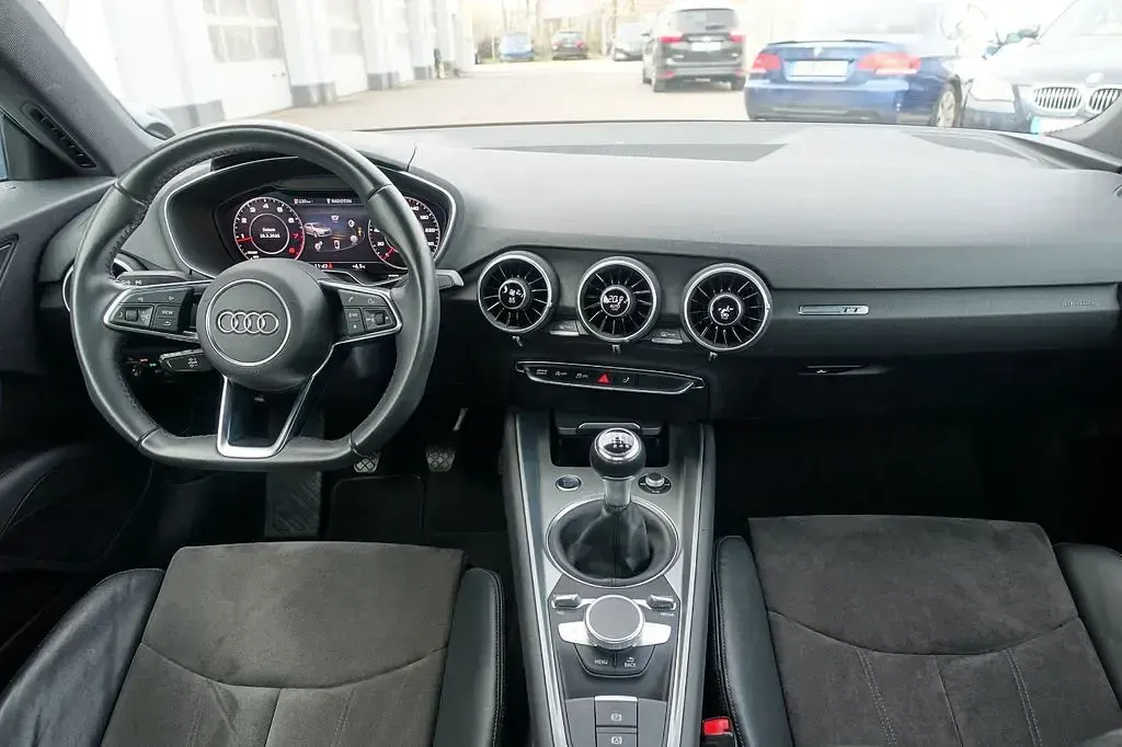 Gebraucht Audi TT Sport 179 PS (131 kW) 2018 Florettsilber (metallic) Coupé