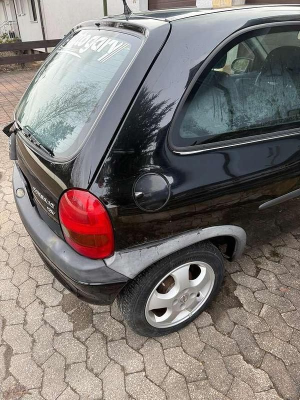 Gebraucht Opel Corsa 54 PS (39 kW) 2000 Schwarz Limousine