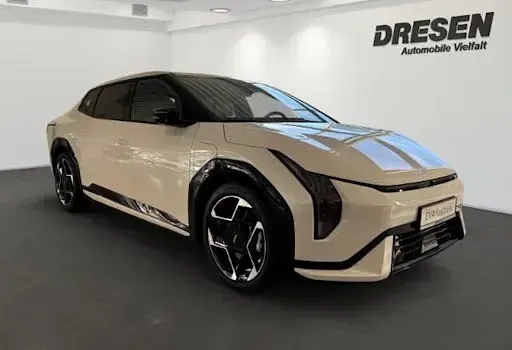 Neu Kia EV4 GT-Line 150 kW (204 PS) 2025 Weiss Kleinwagen