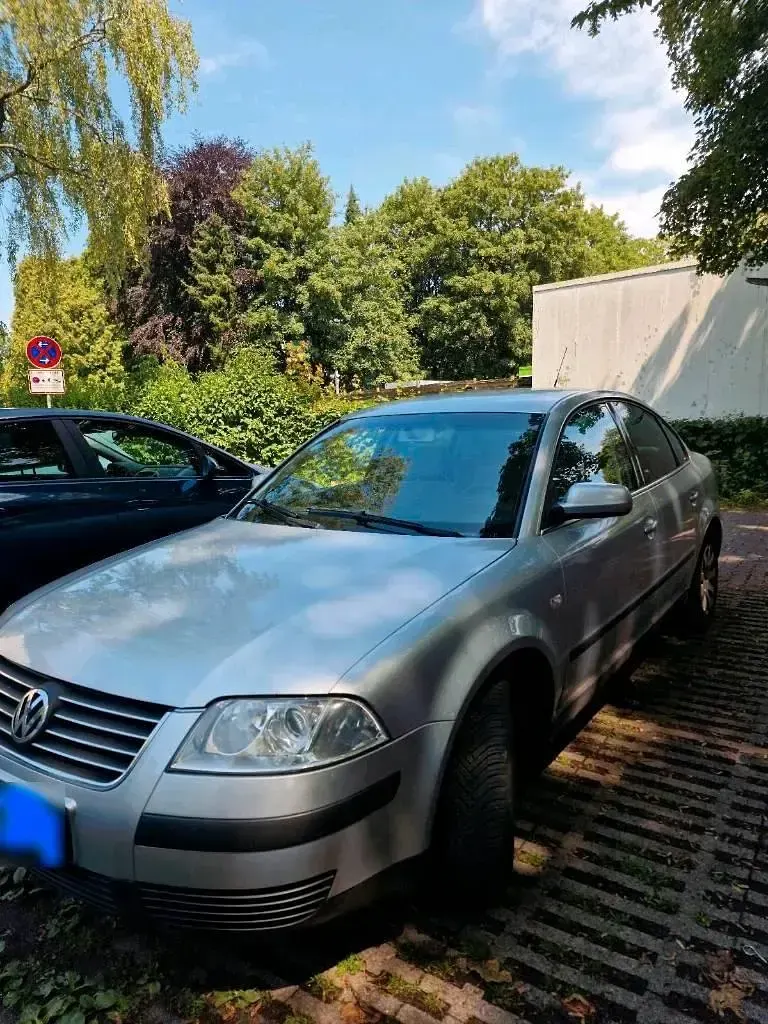 Gebraucht VW Passat 101 PS (74 kW) 2003 Silber Limousine