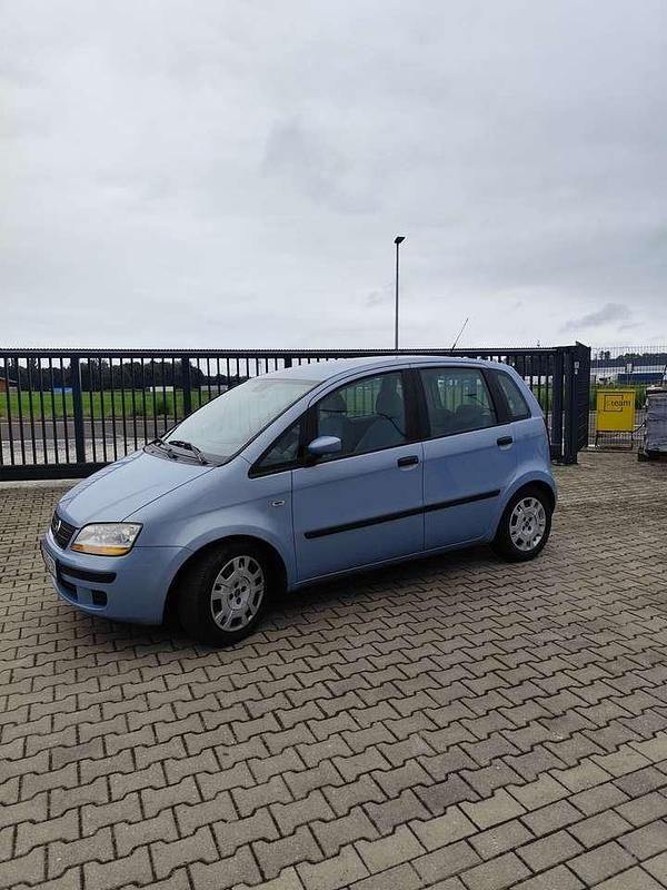 Blau Gebraucht 2005 Fiat Idea Van / Kleinbus | 3.650 € - Bild 1/4