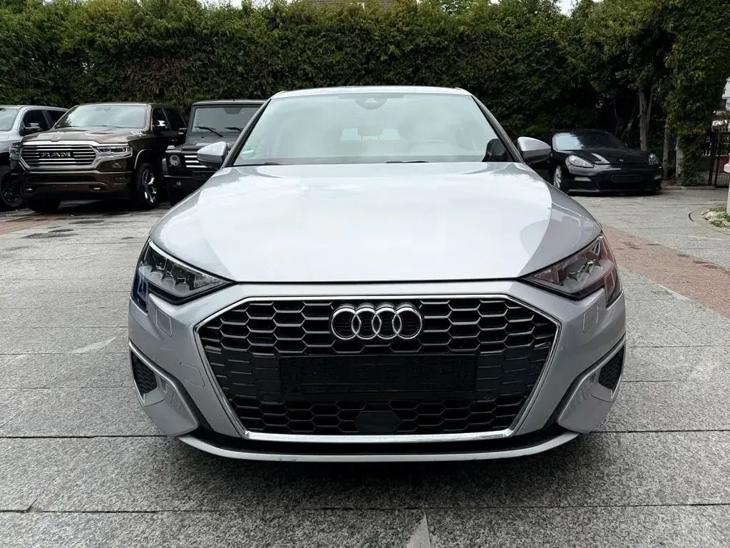 Gebraucht Audi A3 Sport 116 PS (85 kW) 2022 Silber Limousine
