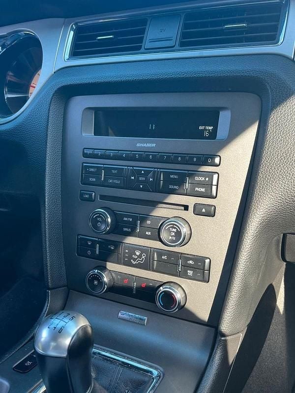 Second-hand Ford Mustang 309 CP (227 kW) 2011 Negru Coupe