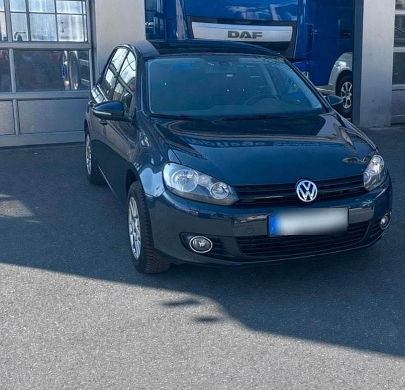 Gebraucht VW Golf VI Trendline 105 PS (77 kW) 2011 Blau Kleinwagen