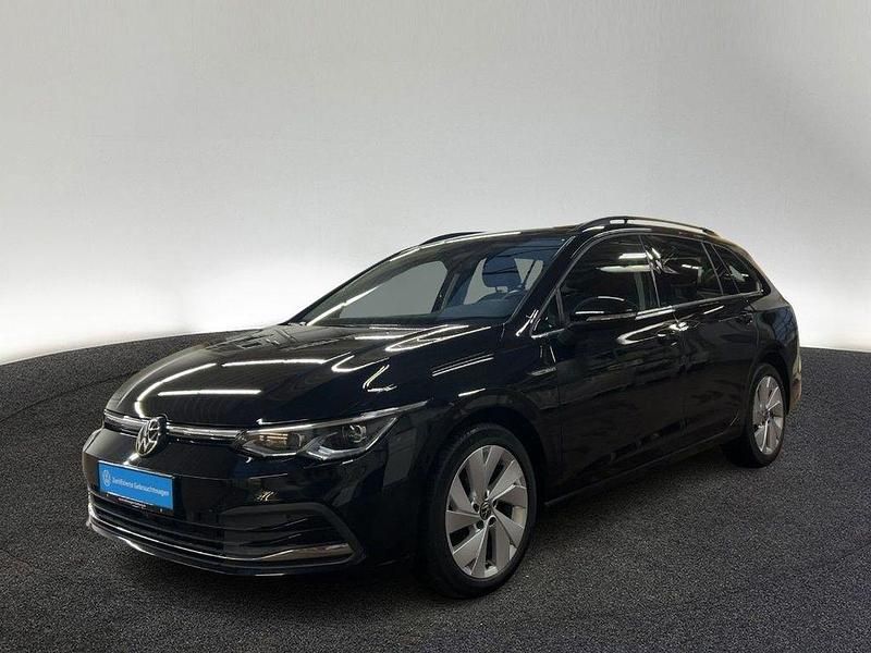 Gebraucht VW Golf VIII Style 150 PS (110 kW) 2022 2t deep black perleffekt Kombi