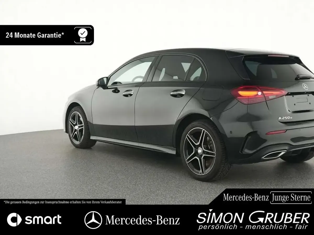 Gebraucht Mercedes A250 AMG 218 PS (160 kW) 2024 Kosmosschwarz (metallic) Limousine