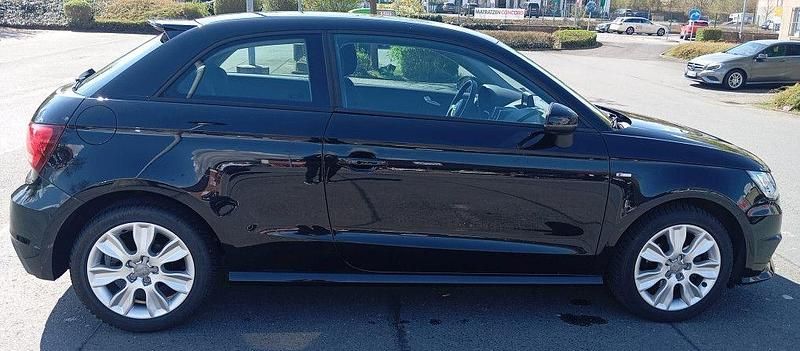 Second-hand Audi A1 S-Line 95 CP (69 kW) 2016 Negru Hatchback