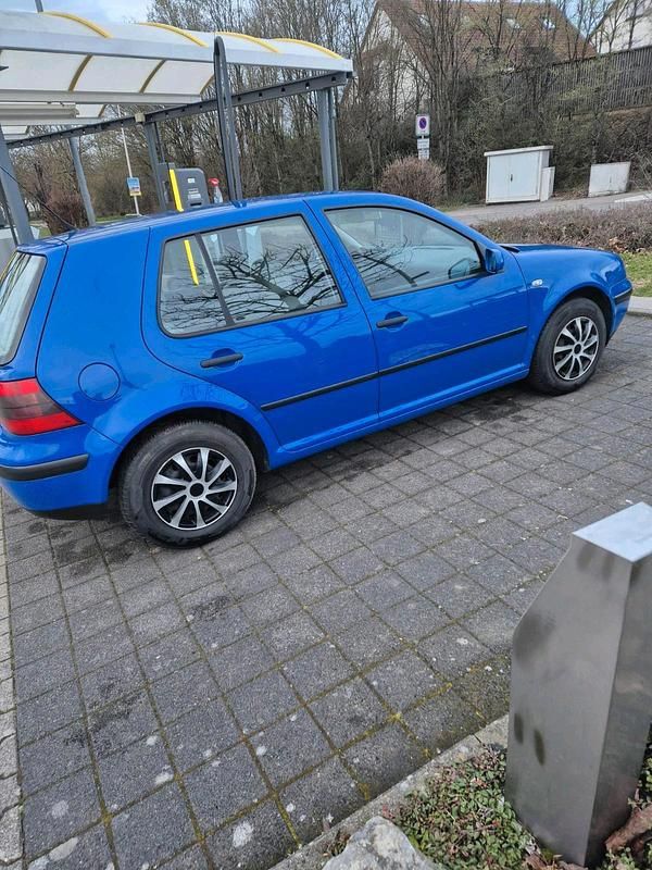 Gebraucht VW Golf IV Edition 105 PS (77 kW) 2001 Blau Kleinwagen