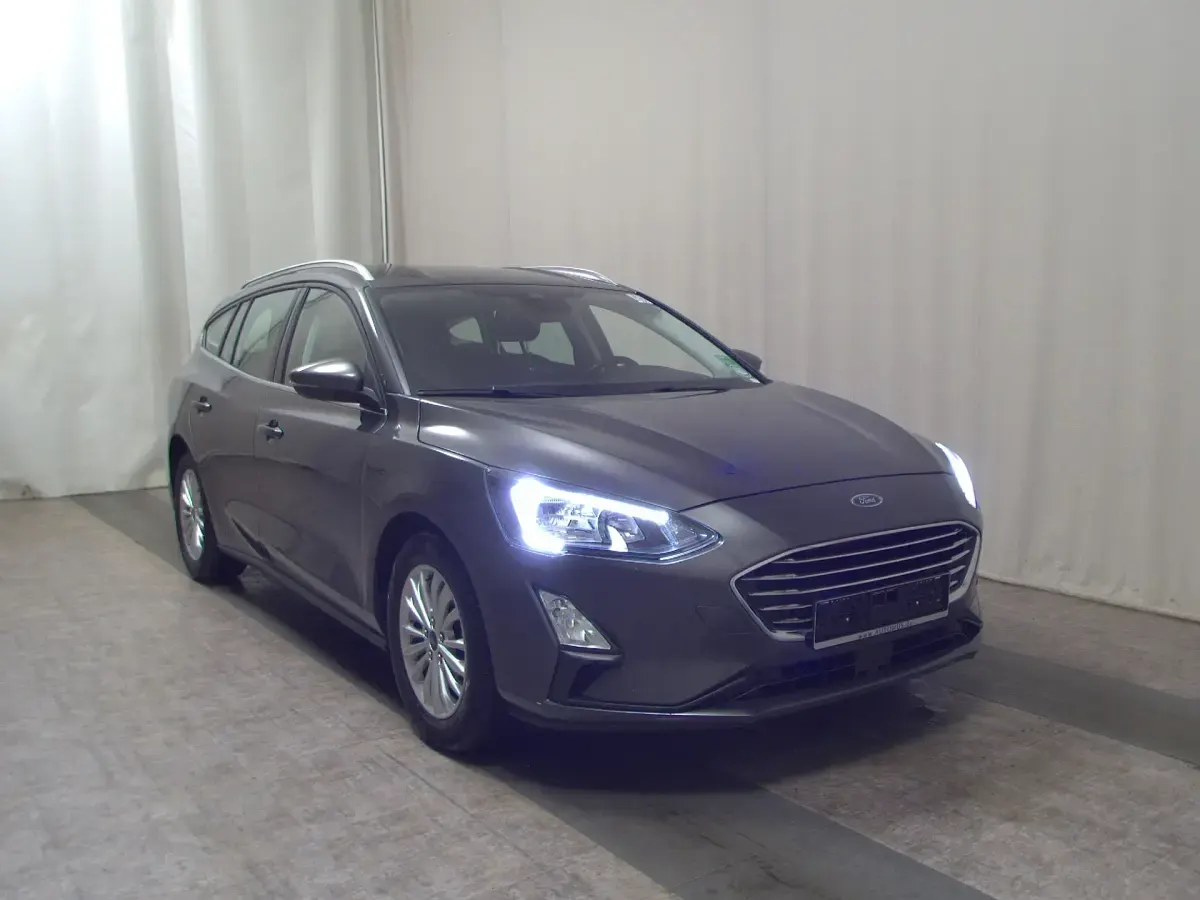 Gebraucht Ford Focus Titanium 120 PS (88 kW) 2021 Grau Kombi