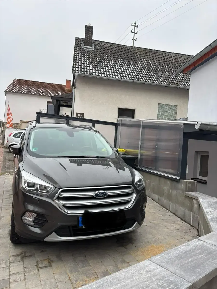 Gebraucht Ford Kuga Cool & Connect 120 PS (88 kW) 2018 Grau SUV
