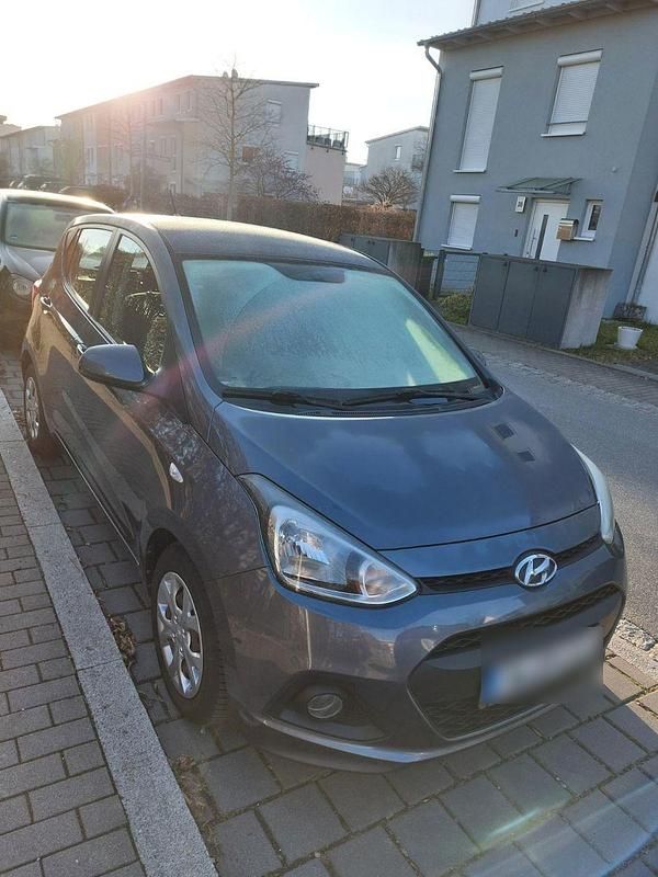 Gebraucht Hyundai i10 Classic 67 PS (49 kW) 2014 Grau Kleinwagen