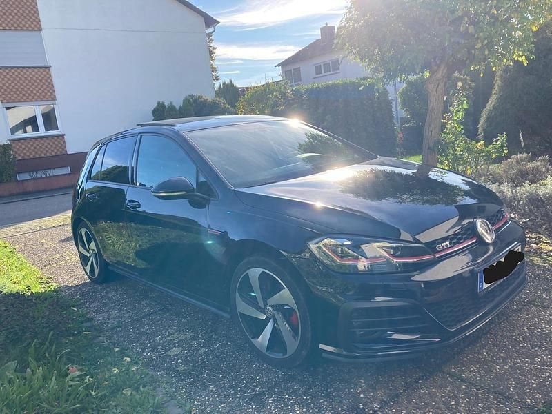 Schwarz Gebraucht 2017 VW Golf GTI Limousine | 19.900 € (Guter Preis) - Bild 1/4