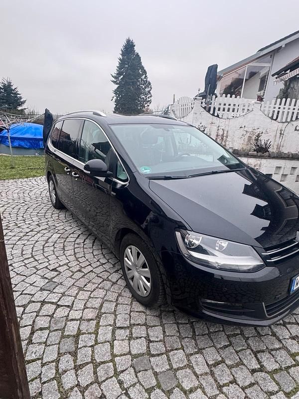Schwarz Gebraucht 2013 VW Sharan Match Van / Kleinbus | 11.500 € (Etwas zu teuer) - Bild 1/4