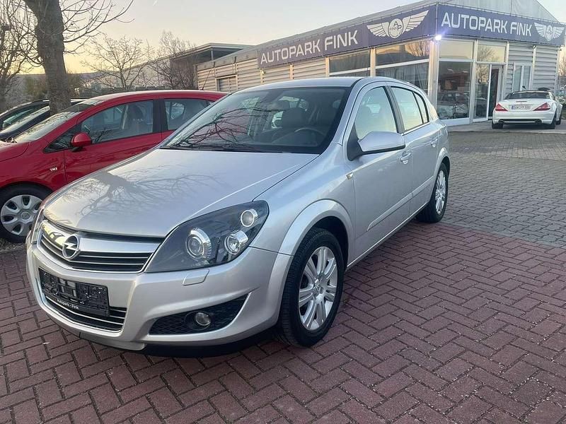 Argon silber/ice silver (m2) Gebraucht 2009 Opel Astra Innovation Kleinwagen | 4.500 € (Etwas zu teuer) - Bild 1/4