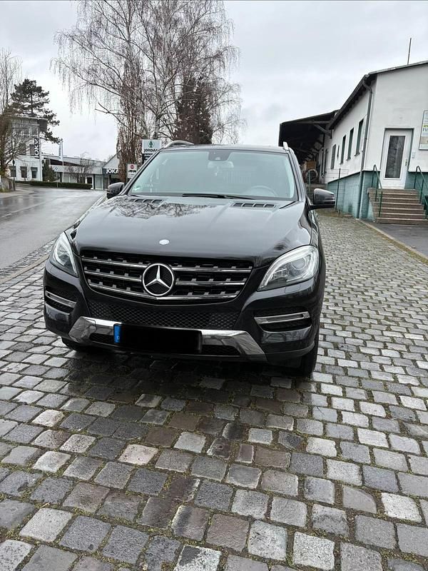 Gebraucht Mercedes ML350 258 PS (189 kW) 2013 Schwarz SUV
