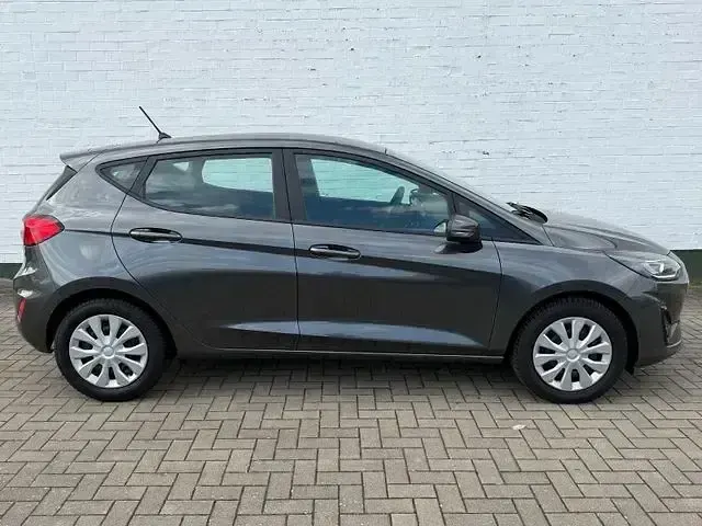 Używany Ford Fiesta 101 KM (74 kW) 2023 Szary Hatchback