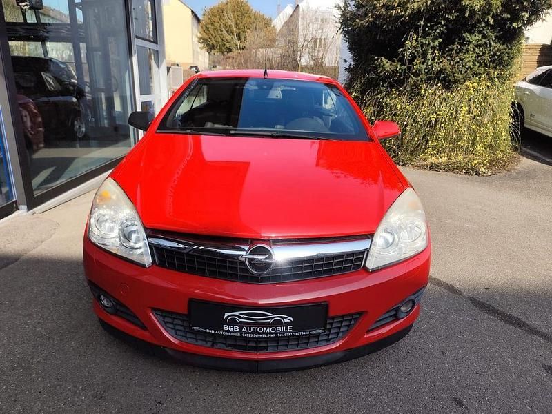Gebraucht Opel Astra Cabriolet 140 PS (102 kW) 2007 Rot Cabrio