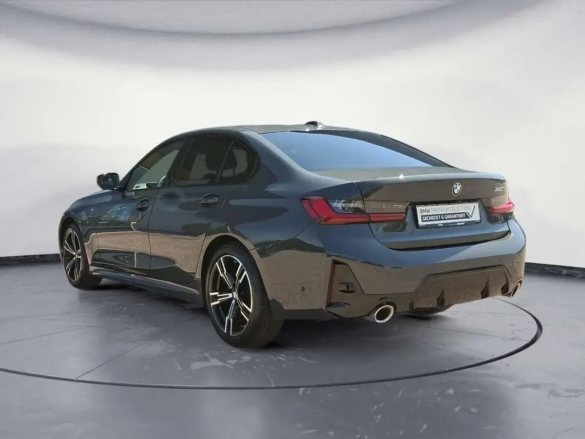 Gebraucht BMW 320 M Sport 184 PS (135 kW) 2025 Silber Limousine