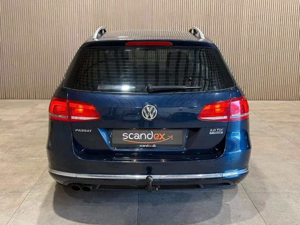Usata VW Passat 170 CV (125 kW) 2011 Blu Berlina
