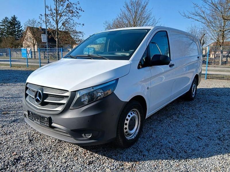 Gebraucht Mercedes Vito 163 PS (119 kW) 2017 Weiß Van