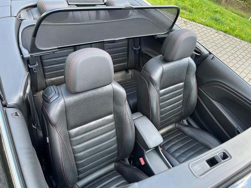 Second-hand Opel Cascada 170 CP (125 kW) 2017 Negru Cabrio