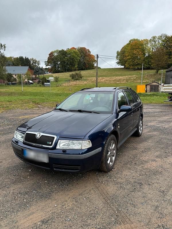 Blau Gebraucht 2002 Skoda Octavia Kombi | 4.999 € - Bild 1/4
