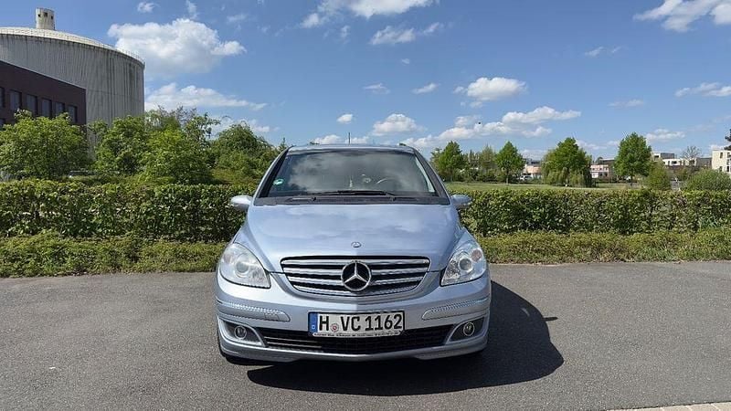 Blau Gebraucht 2007 Mercedes B170 Van / Kleinbus | 1.800 € (Superpreis) - Bild 1/4