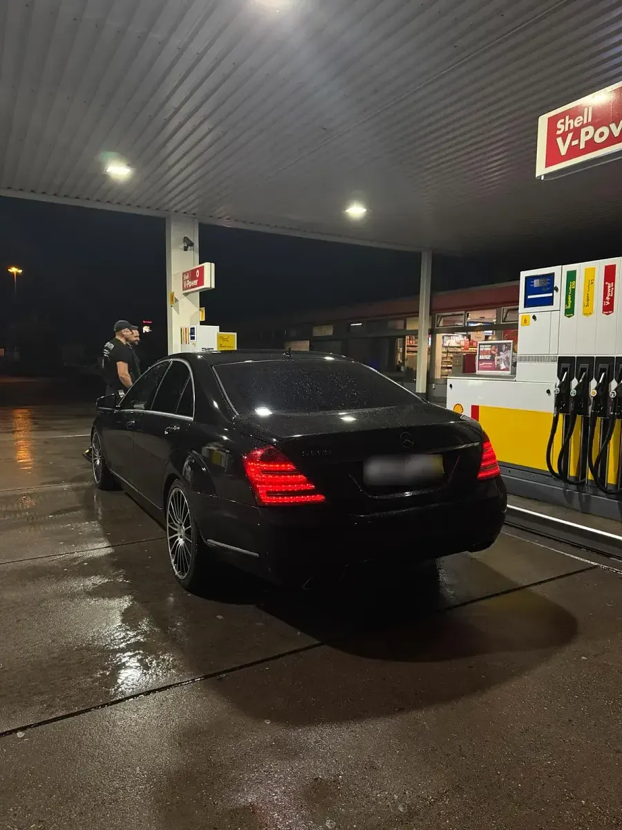Gebraucht Mercedes S500 388 PS (285 kW) 2010 Schwarz Limousine