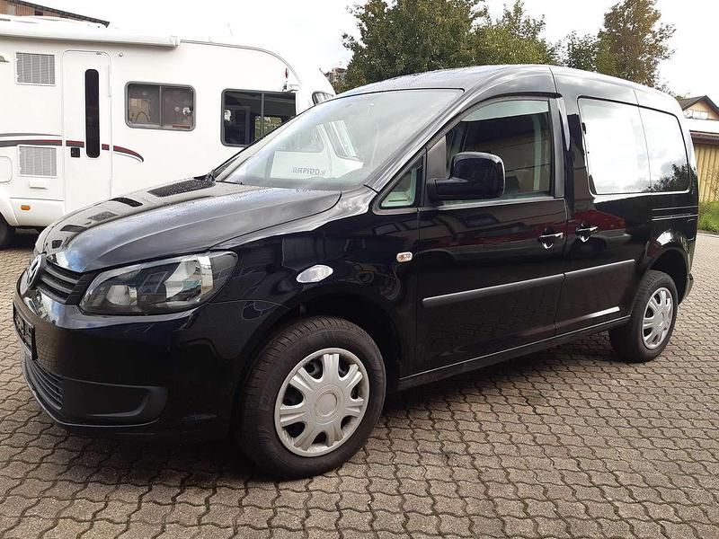 Schwarz Gebraucht 2014 VW Caddy Trendline Van / Kleinbus | 10.499 € - Bild 1/4