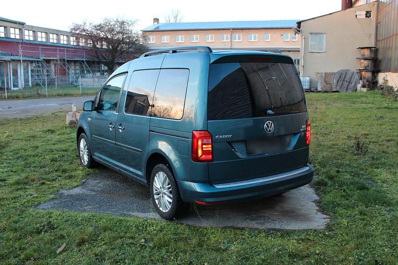 Gebraucht VW Caddy Comfortline 102 PS (75 kW) 2015 Grün Van / Kleinbus