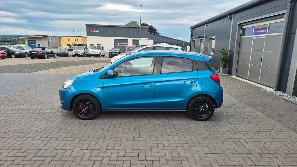 Gebraucht Mitsubishi Space Star Diamant Edition 80 PS (58 kW) 2016 Blau Kleinwagen