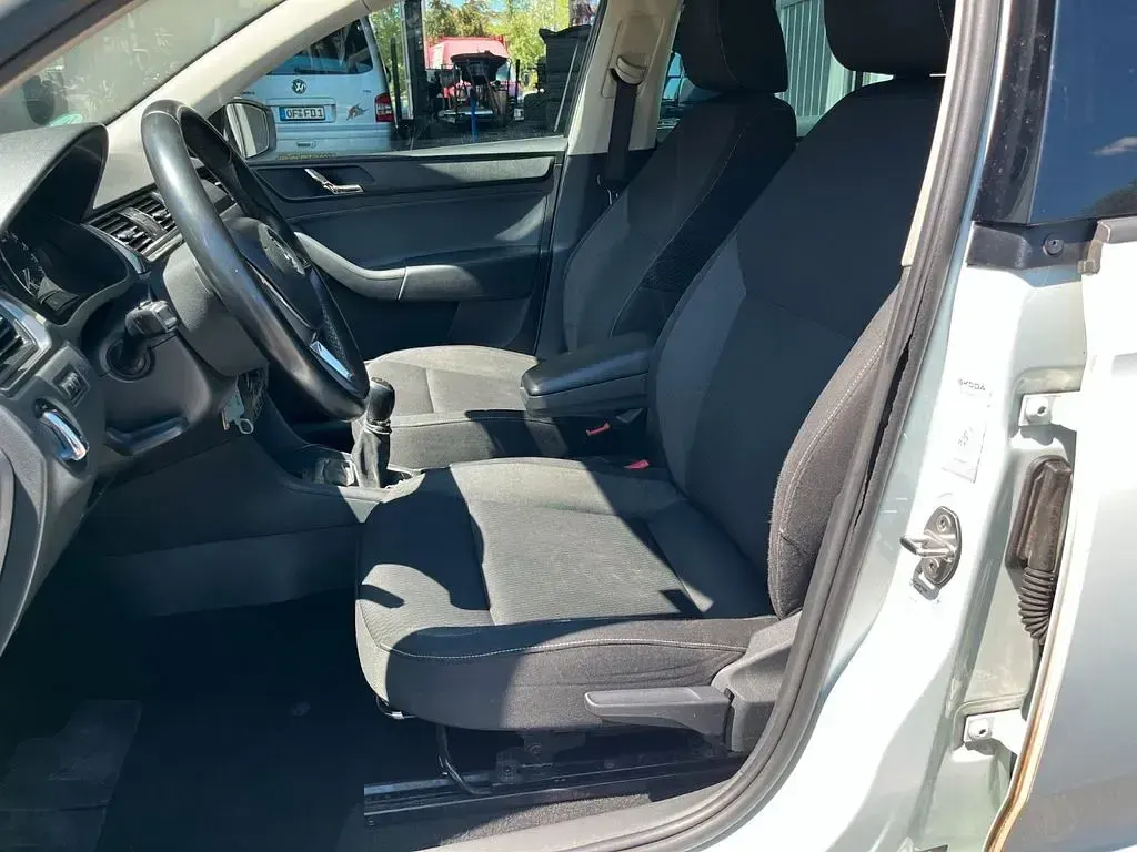 Gebraucht Skoda Rapid Drive 86 PS (63 kW) 2015 Weiß Kleinwagen