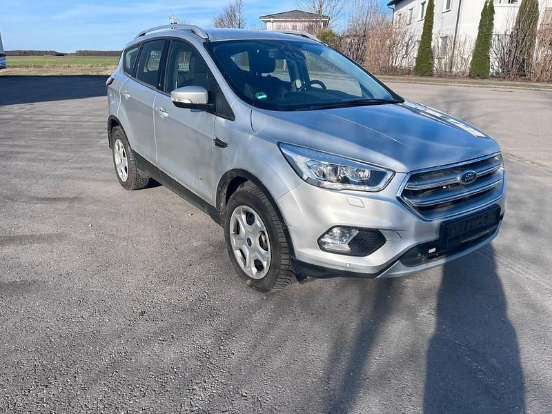 Gebraucht Ford Kuga 180 PS (132 kW) 2017 Silber SUV