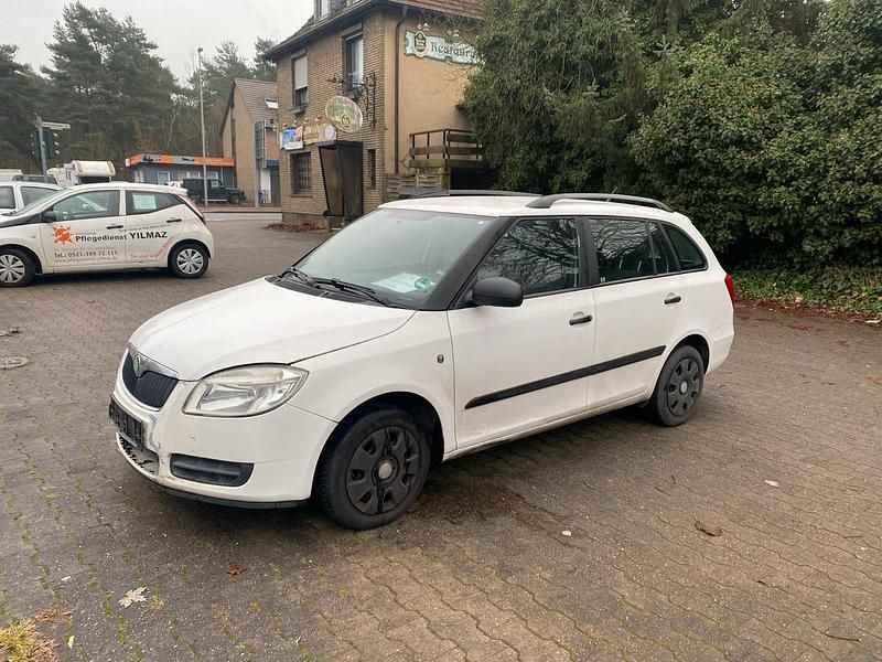 Weiß Gebraucht 2009 Skoda Fabia Kombi | 850 € (Superpreis) - Bild 1/4