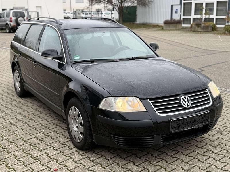 Gebraucht VW Passat Comfortline 131 PS (96 kW) 2004 Black magic perleffekt Kombi