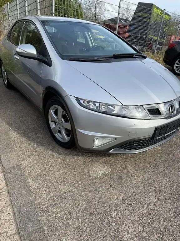 Gebraucht Honda Civic 99 PS (72 kW) 2009 Silber Limousine
