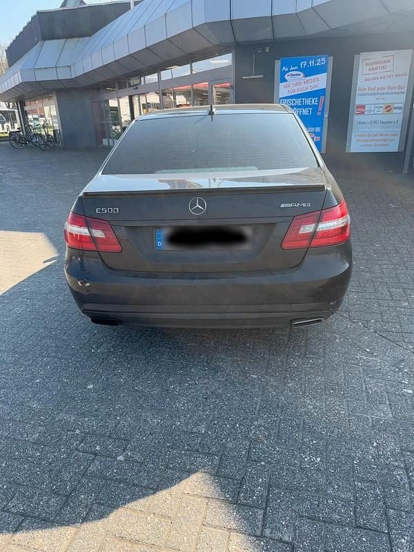 Gebraucht Mercedes E220 170 PS (125 kW) 2010 Schwarz Limousine