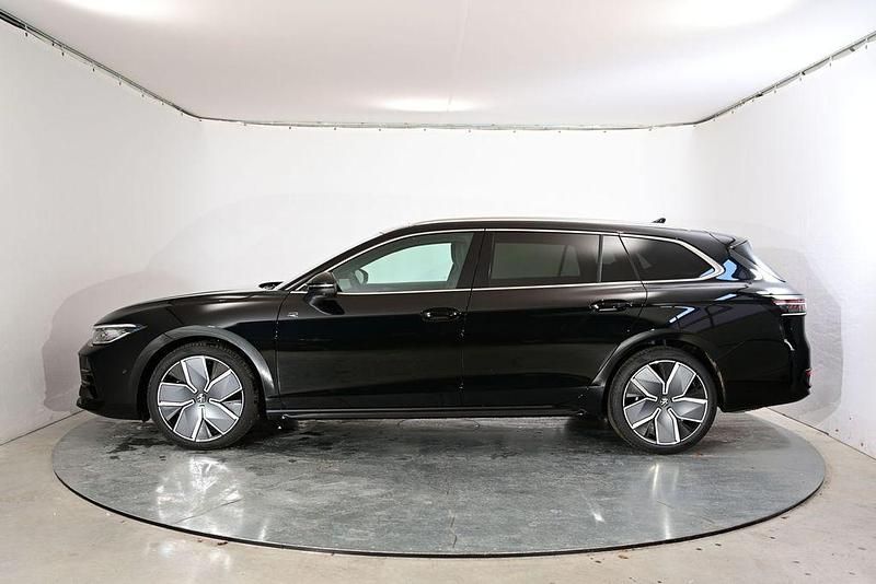 Gebraucht VW Passat R-line 265 PS (194 kW) 2026 Schwarz Kombi